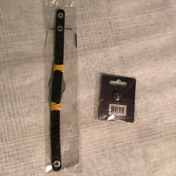 NEW Pittsburgh Steelers Helmet Lapel Pin Button/Bracelet Wristband NFL Football - Picture 5 of 5